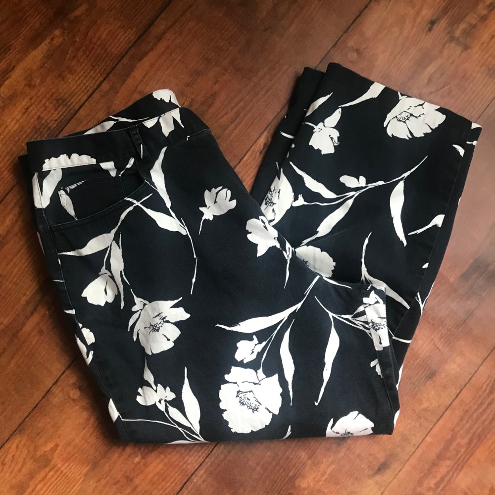 Ralph Lauren Cropped Navy Floral Pants